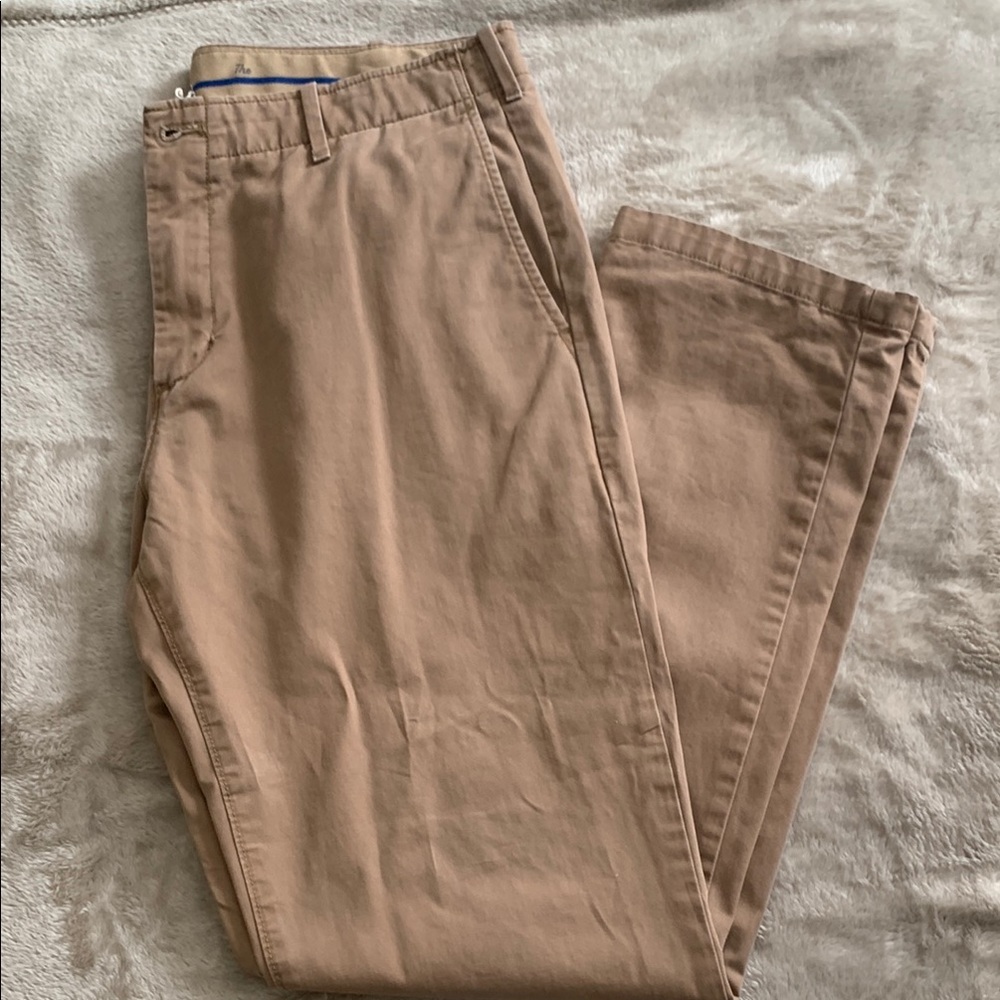 GAP Men's Khaki Chinos